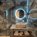 Philia Center Готель